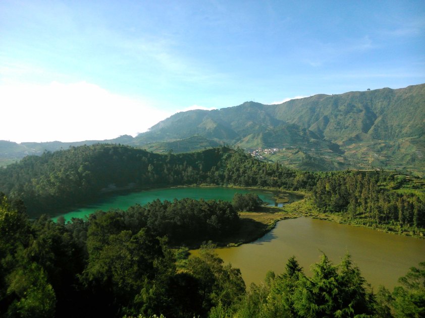 Telaga Warna, View dari Bukit Pandang